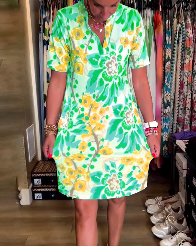 Summer Dress with short sleeves, floral print and V-neckline