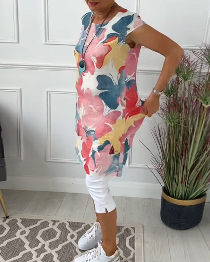 Sienna Casual long top with a colorful floral print