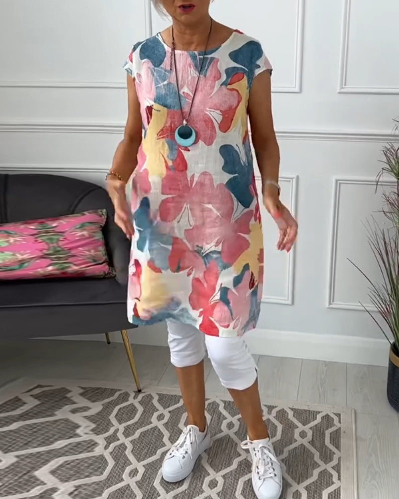 Sienna Casual long top with a colorful floral print